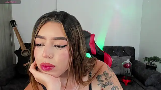 zoee jackson online show from September 25, 2025, 9:51 pm