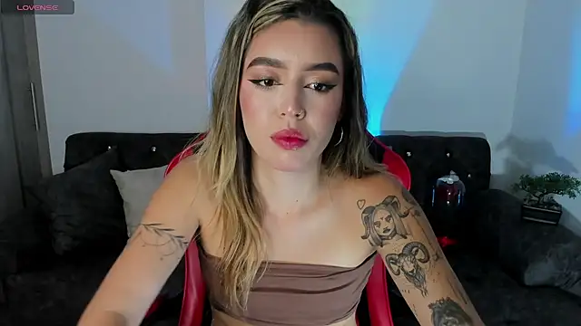 zoee jackson online show from November 21, 2025, 2:32 am