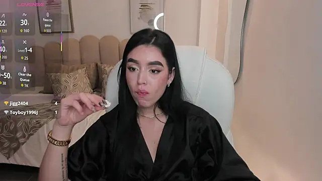 zoee jackson online show from June 8, 2026, 1:28 am