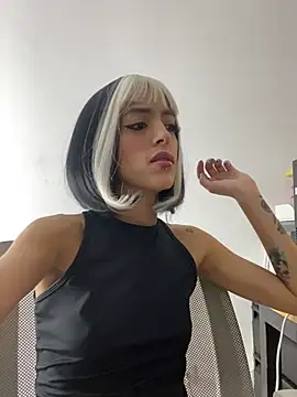 Snapshot of LilitRobins chatting on January 18, 2025, 1:30 am LilitRobins online show from January 18, 2025, 1:30 am