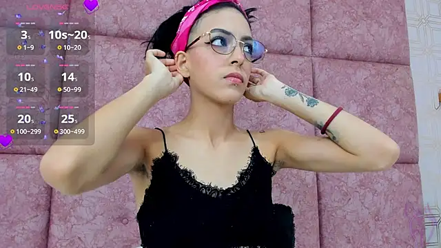 Snapshot of LilitRobins chatting on February 12, 2025, 9:33 pm LilitRobins online show from February 12, 2025, 9:33 pm