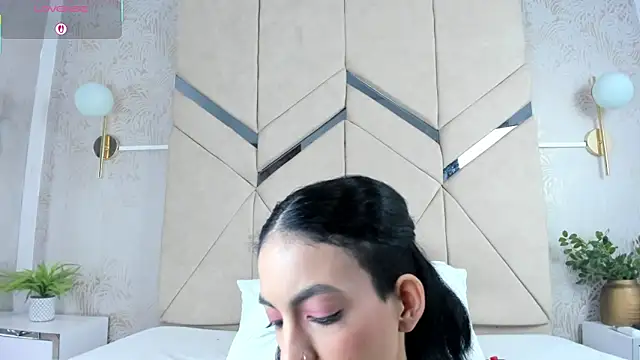 Snapshot of LilitRobins chatting on October 8, 2025, 9:34 pm LilitRobins online show from October 8, 2025, 9:34 pm