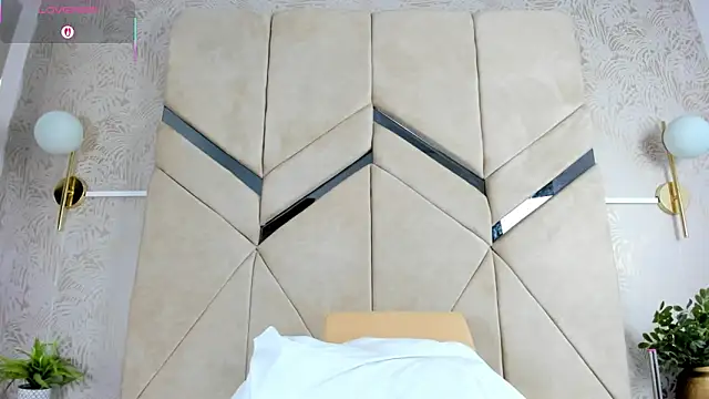 Snapshot of LilitRobins chatting on October 24, 2025, 9:44 pm LilitRobins online show from October 24, 2025, 9:44 pm