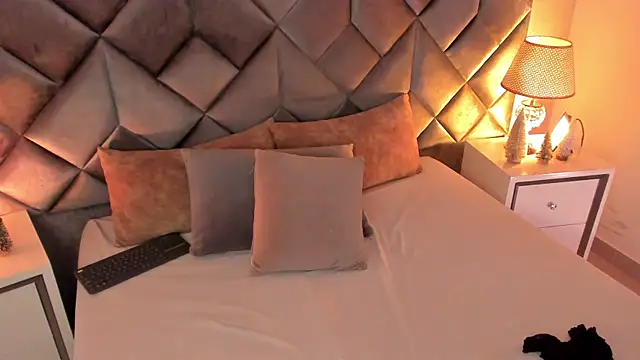 Luisa0110 online show from December 18, 2025, 7:09 pm