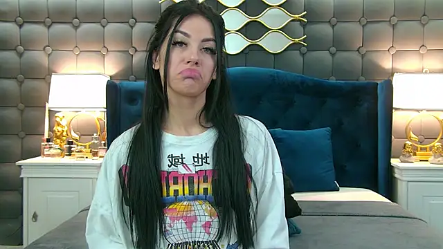 LeyaCass online show from January 25, 2025, 4:34 am