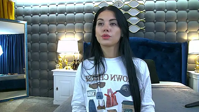 LeyaCass online show from October 22, 2025, 4:24 am