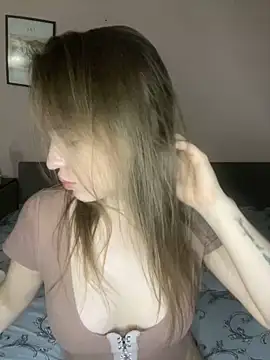 EdnaBradley online show from October 14, 2025, 2:51 pm