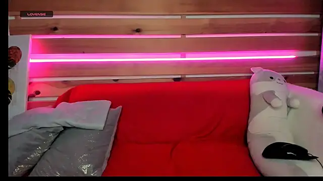 Nora Adamss online show from October 15, 2025, 7:19 am