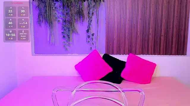 AmyBarton02 online show from September 15, 2025, 4:18 pm