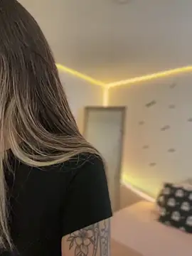 AmmyCollinsW online show from November 1, 2025, 8:00 pm