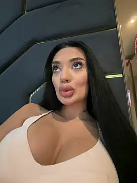 amirahylerr online show from March 9, 2026, 7:07 pm