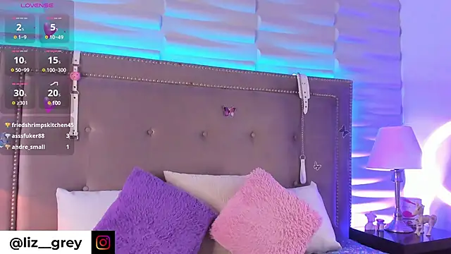 Liz grey  online show from March 13, 2025, 12:59 am