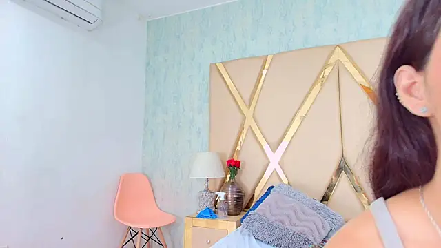 NicoleEsposito online show from February 5, 2025, 2:08 am