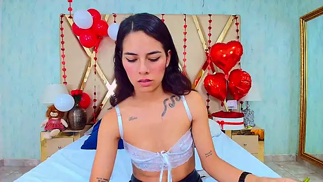 NicoleEsposito online show from February 15, 2025, 4:14 am