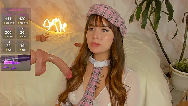 Saravipper1 online show from December 8, 2024, 7:15 am