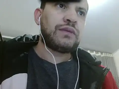 camiloking1720 online show from January 28, 2025, 4:39 am