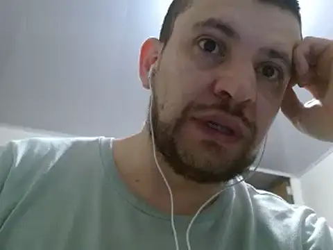 camiloking1720 online show from February 26, 2025, 11:15 pm