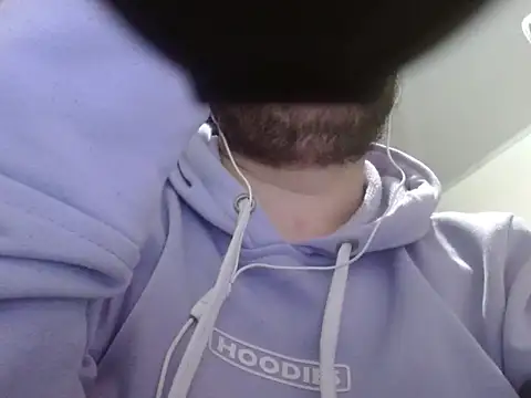 camiloking1720 online show from September 18, 2025, 6:04 am