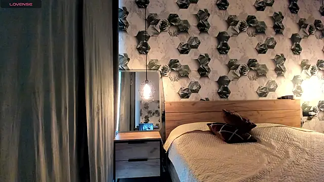 Selena Rase online show from October 22, 2025, 4:02 am