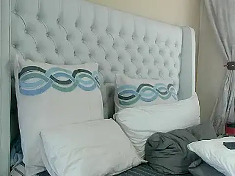 Carocurvy online show from March 13, 2025, 9:32 am