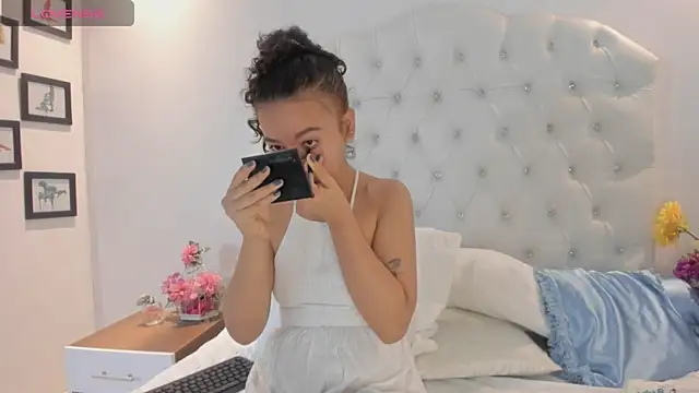 brithany rousee online show from November 15, 2025, 2:13 pm