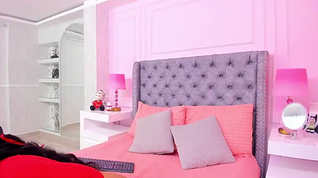 HaileeRoberts online show from February 9, 2025, 12:41 pm