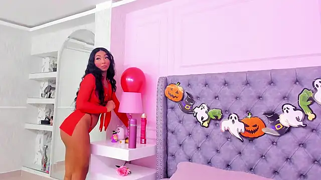 HaileeRoberts online show from October 12, 2025, 1:10 pm