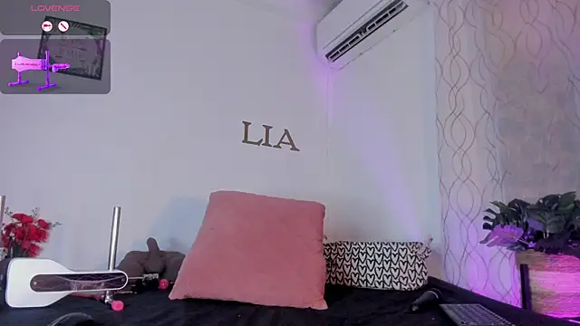 Lia johnsonn online show from March 26, 2026, 11:27 am