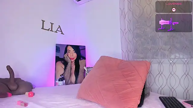 Lia johnsonn online show from April 2, 2026, 12:03 pm