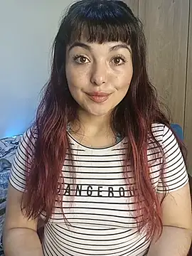 Snapshot of Winona-miu chatting on June 7, 2026, 8:51 am Winona-miu online show from June 7, 2026, 8:51 am
