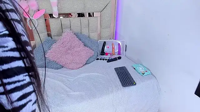 melody bonnet online show from March 5, 2026, 7:15 am