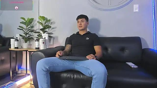 Snapshot of Cristopher_strong chatting on June 2, 2026, 1:35 pm Cristopher strong online show from June 2, 2026, 1:35 pm