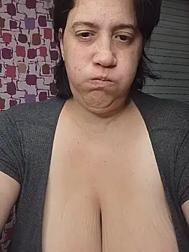 Snapshot of Sole_Love chatting on May 22, 2026, 11:32 pm Sole Love online show from May 22, 2026, 11:32 pm