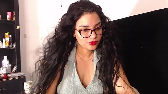 lolaa staars online show from December 13, 2024, 9:13 am