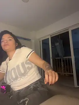 lolaa staars online show from October 10, 2025, 6:23 am