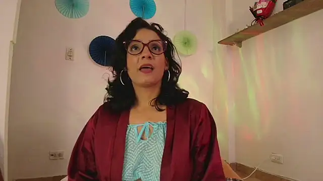 Elliee  online show from March 13, 2025, 6:45 pm