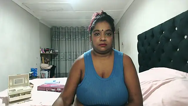 Indianmayaxoxo online show from September 15, 2025, 5:13 pm