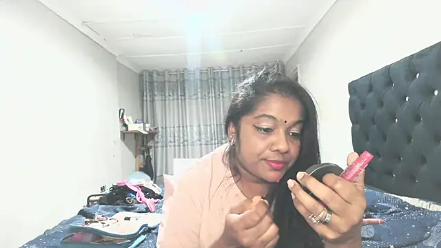 Indianmayaxoxo online show from June 8, 2026, 4:40 pm