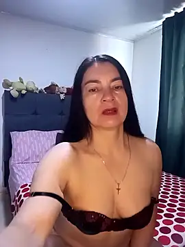 renata hot1 online show from September 10, 2025, 6:19 pm