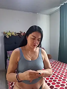 renata hot1 online show from September 15, 2025, 3:23 pm