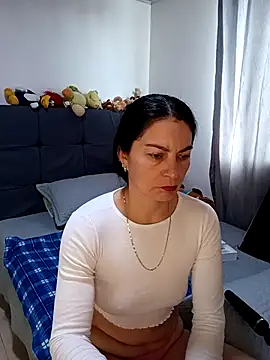 renata hot1 online show from April 4, 2026, 4:48 pm