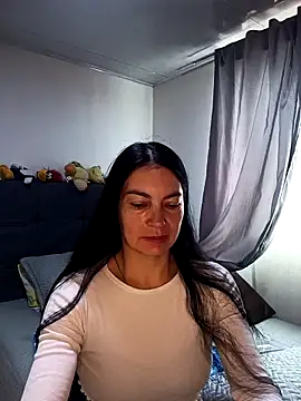 renata hot1 online show from April 17, 2026, 1:14 pm