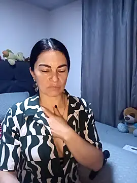 renata hot1 online show from April 21, 2026, 2:51 am