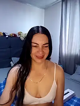 Snapshot of renata_hot1 chatting on April 27, 2026, 7:23 pm renata hot1 online show from April 27, 2026, 7:23 pm