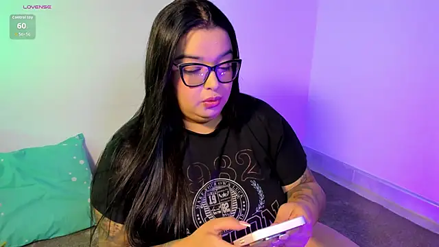 Snapshot of Apriilpeach_ chatting on May 5, 2026, 6:16 pm Apriilpeach online show from May 5, 2026, 6:16 pm