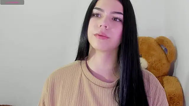 Natasha su  online show from December 12, 2024, 5:26 pm