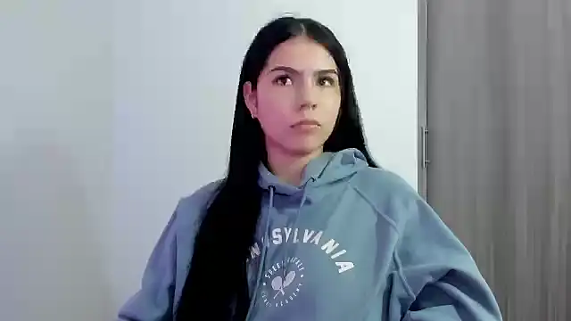 Natasha su  online show from October 8, 2025, 9:23 pm