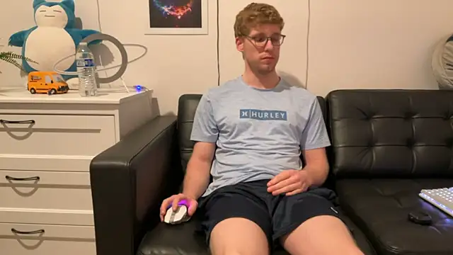 BlueEyedTallGuy94 online show from December 14, 2024, 5:07 am