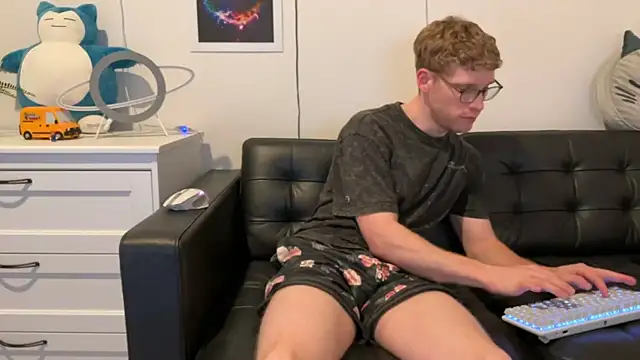 BlueEyedTallGuy94 online show from January 9, 2025, 4:52 am