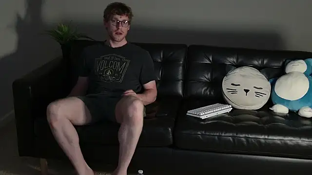 BlueEyedTallGuy94 online show from September 10, 2025, 2:11 am